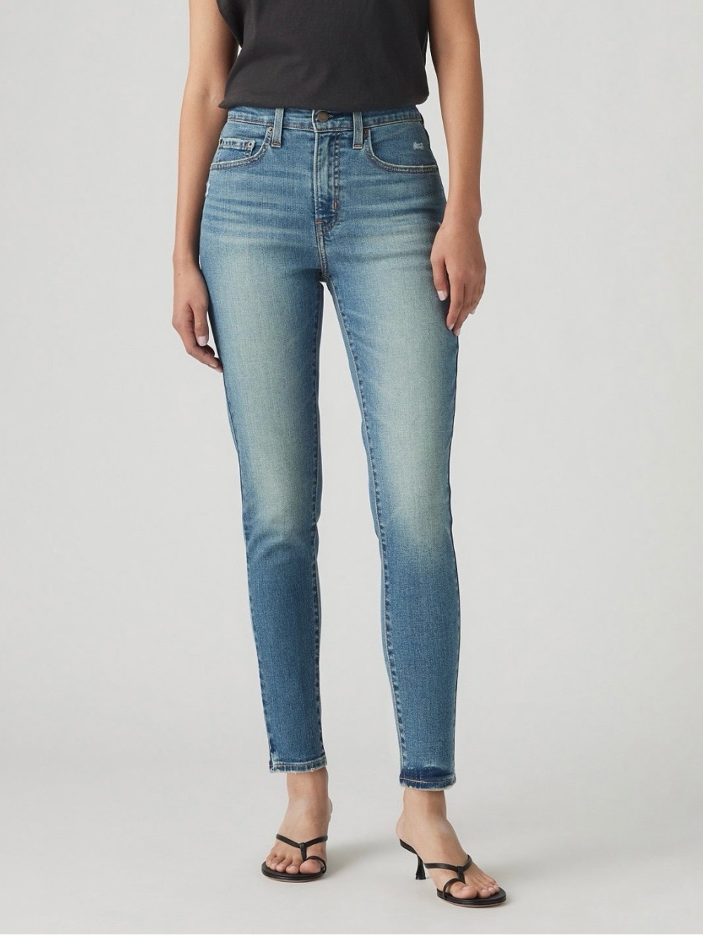 Levi's Women's High-Rise Skinny Jeans in Medium Blue Wash